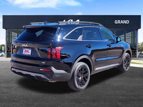 Certified 2023 Kia Sorento S image 6