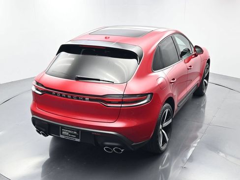 Certified 2025 Porsche Macan AWD/4WD image 38
