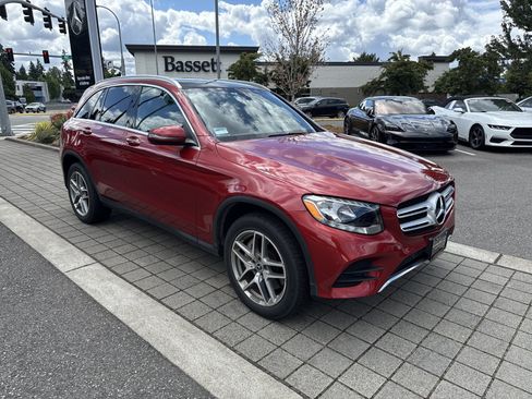 Used 2018 Mercedes-Benz GLC 300 image 3