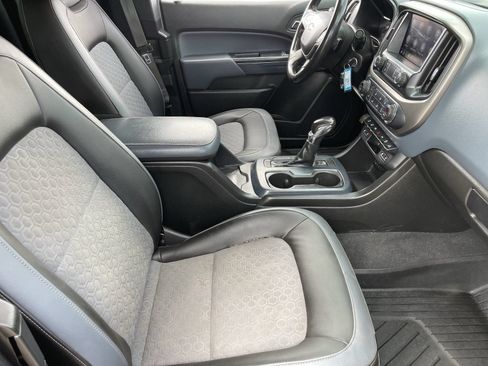 Used 2022 Chevrolet Colorado Z71 w/ Z71 Midnight Edition AWD/4WD image 13