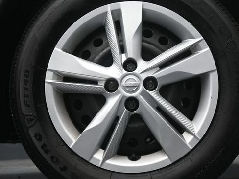 Used 2025 Nissan Kicks Play S w/ Interior Electronics Package FWD image 9
