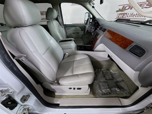 Used 2011 Chevrolet Silverado 3500 LTZ w/ LTZ Plus Package image 29