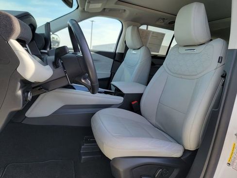 Certified 2025 Ford Explorer Platinum w/ LUX Leather Package AWD/4WD image 20