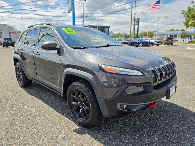 Used 2015 Jeep Cherokee Trailhawk w/ Cold Weather Group AWD/4WD image 8
