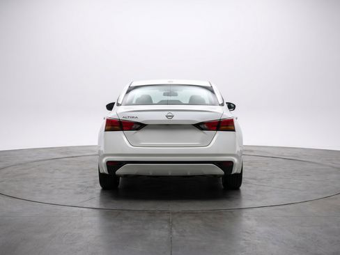 Used 2025 Nissan Altima 2.5 SV FWD image 7