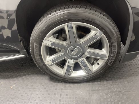 Used 2019 Cadillac Escalade Luxury image 28