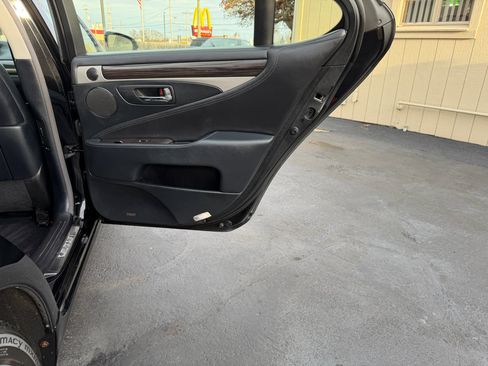 Used 2013 Lexus LS 460 AWD image 37