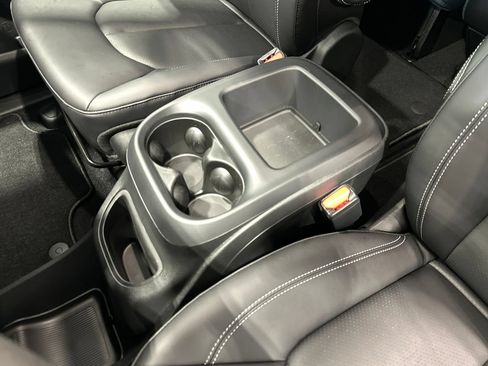 New 2026 Chrysler Pacifica Select FWD image 28