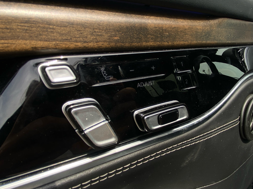 Used 2023 Jeep Grand Wagoneer Series II AWD/4WD image 8