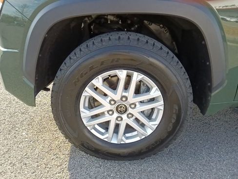 Used 2022 Toyota Tundra SR5 w/ Convenience Package image 11