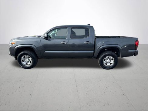 Used 2022 Toyota Tacoma SR image 10