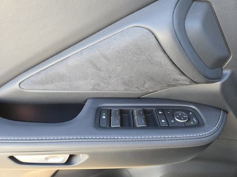 New 2026 Lexus TX 500h AWD image 9