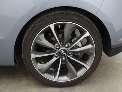 Used 2019 Hyundai Veloster 2.0 Premium image 39