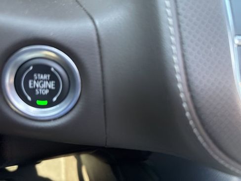 Used 2021 GMC Yukon SLT w/ SLT Premium Package image 13