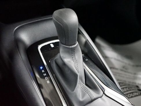 Used 2025 Toyota Corolla LE image 21