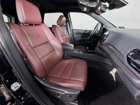 Used 2025 Dodge Durango GT image 29