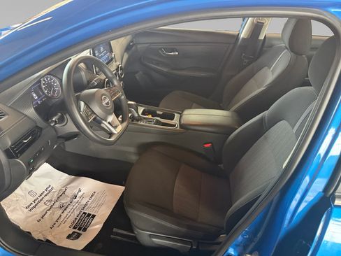 Used 2025 Nissan Sentra SV FWD image 11