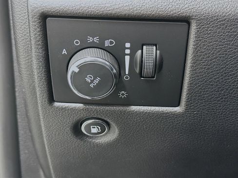 Used 2018 Jeep Grand Cherokee Limited w/ Luxury Group II image 11