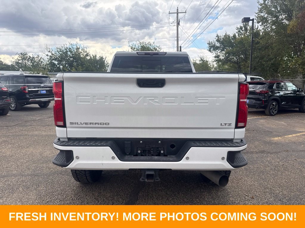 Used 2024 Chevrolet Silverado 2500 LTZ w/ LTZ Convenience Package AWD/4WD image 3