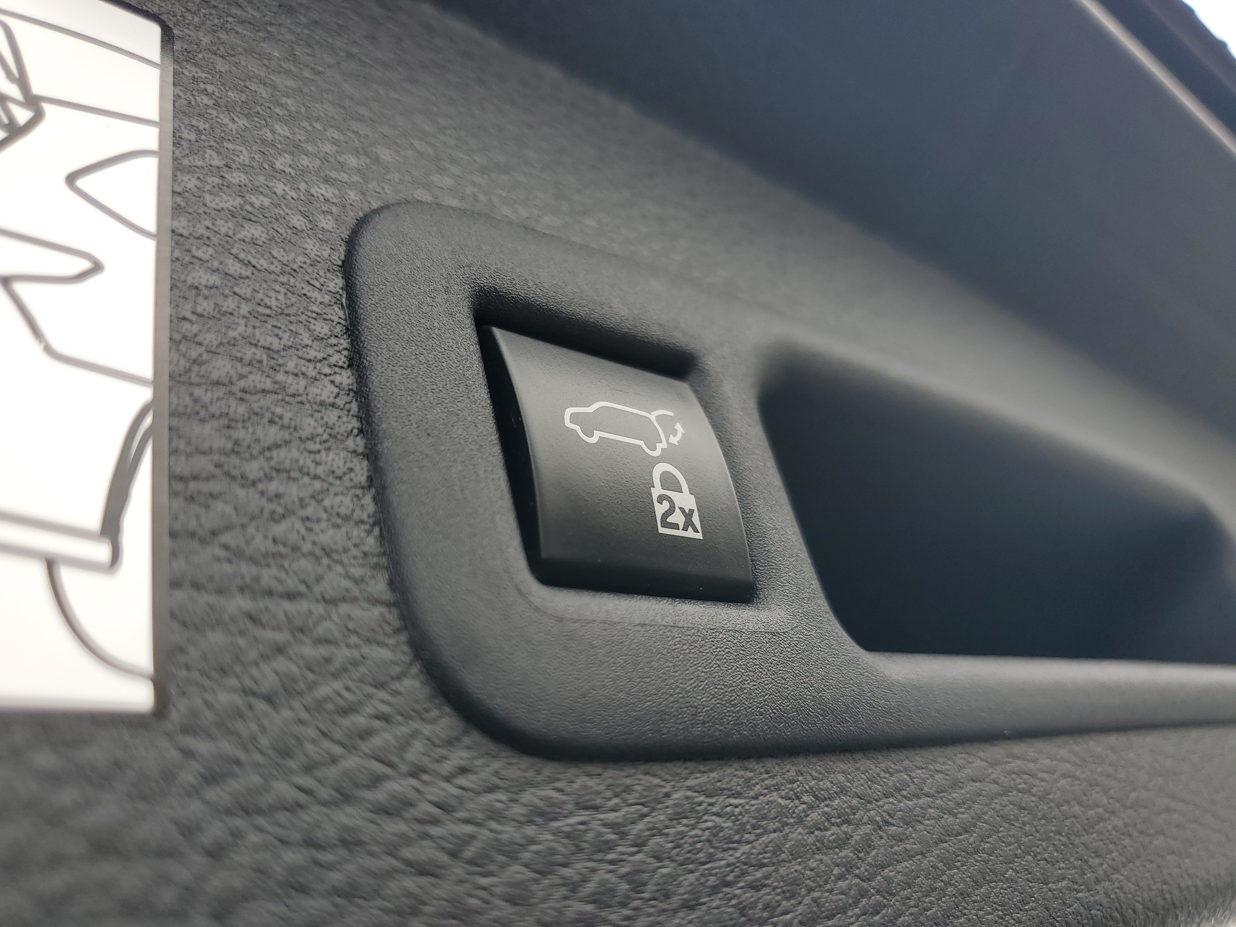 Certified 2024 Toyota Sienna XLE AWD/4WD image 11