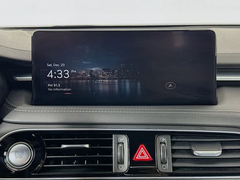 Used 2023 Genesis G70 2.0T image 19