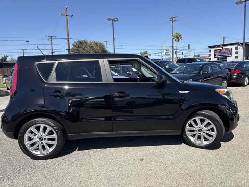 Used 2018 Kia Soul + FWD image 4