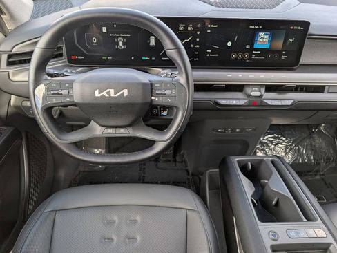 Certified 2024 Kia EV9 Wind image 18