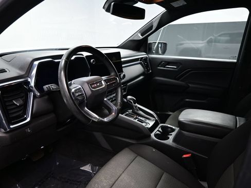 Used 2022 GMC Sierra 1500 AT4 w/ AT4 Premium Package AWD/4WD image 8