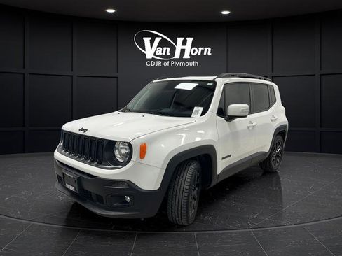 Used 2018 Jeep Renegade Altitude FWD image 3