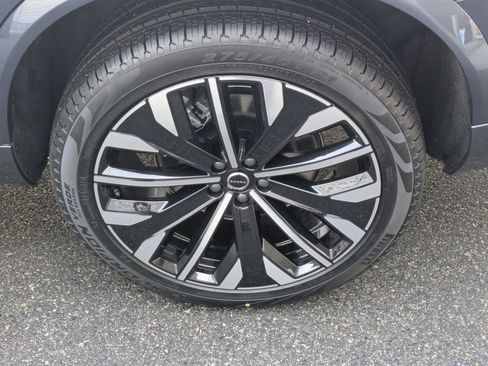 New 2026 Volvo XC90 B6 Plus w/ Protection Package Premier image 17