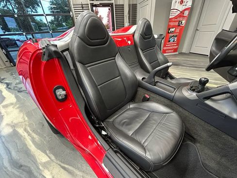 Used 2006 Pontiac Solstice Convertible w/ Premium Package RWD image 4