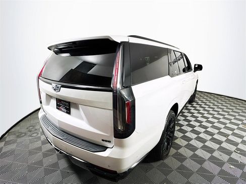 Used 2022 Cadillac Escalade ESV Sport Platinum w/ LPO, ONYX Package image 7