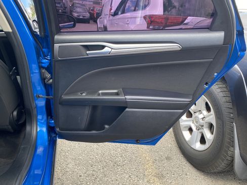 Used 2020 Ford Fusion SE image 17