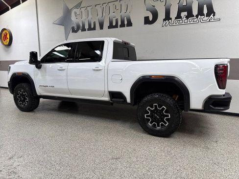 Used 2024 GMC Sierra 2500 AT4X image 6