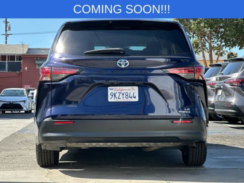 Used 2022 Toyota Sienna LE FWD image 5