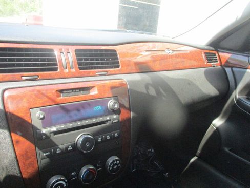 Used 2011 Chevrolet Impala LS FWD image 34
