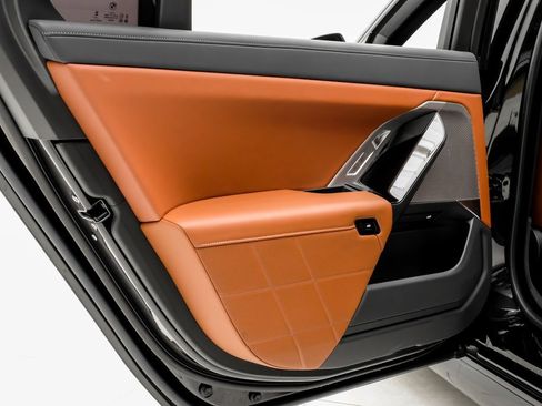 Used 2025 BMW 760i xDrive image 35