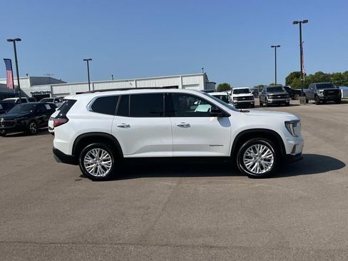Used 2024 GMC Acadia Elevation FWD image 3