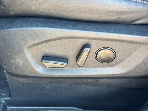 Used 2024 Ford Edge SEL w/ Convenience Package image 16