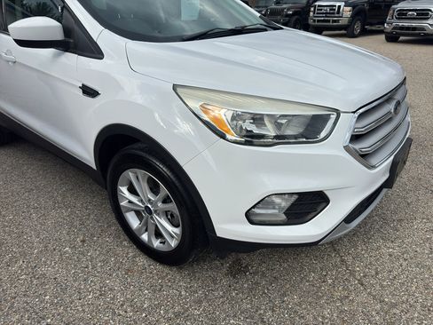 Used 2018 Ford Escape SE w/ SE Sync 3 Package image 13