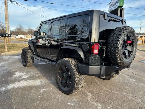 Used 2012 Jeep Wrangler Unlimited Sahara AWD/4WD image 3