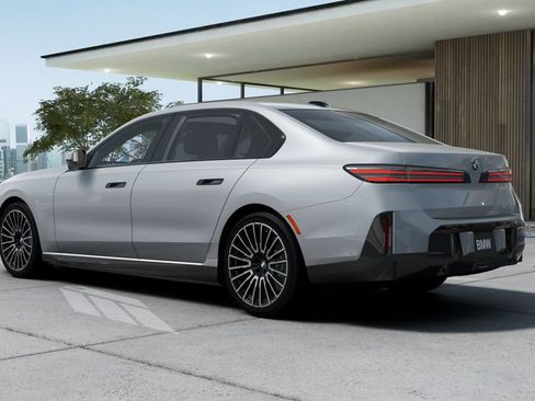 New 2027 BMW i7 xDrive50 AWD/4WD image 2