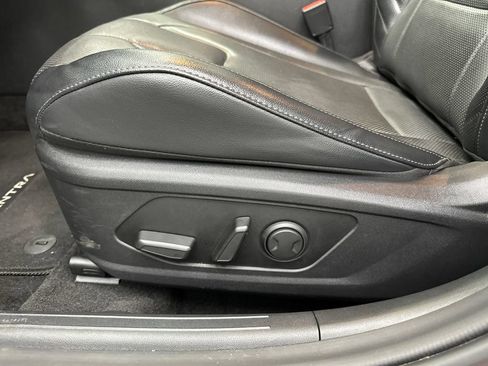 Used 2023 Hyundai Elantra Limited FWD image 10