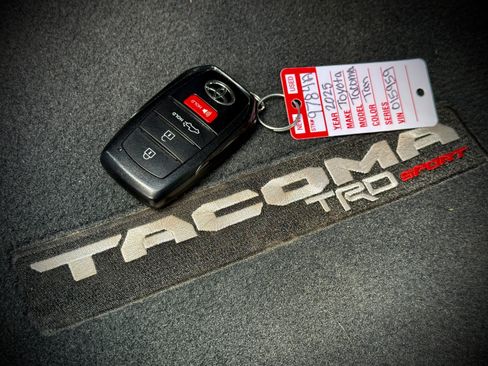 Certified 2025 Toyota Tacoma TRD Sport w/ TRD Sport Premium Package AWD/4WD image 39