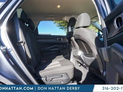 Used 2023 Kia Sorento LX image 22