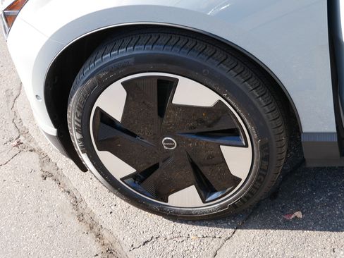 Used 2025 Volvo EX30 Ultra w/ Climate Package image 15