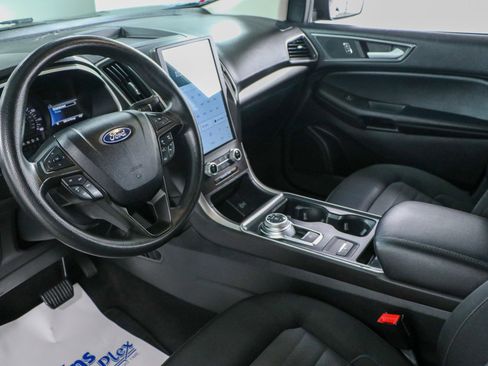 Used 2021 Ford Edge SE image 22