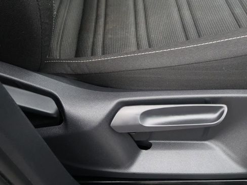 Used 2022 Volkswagen Tiguan S image 39