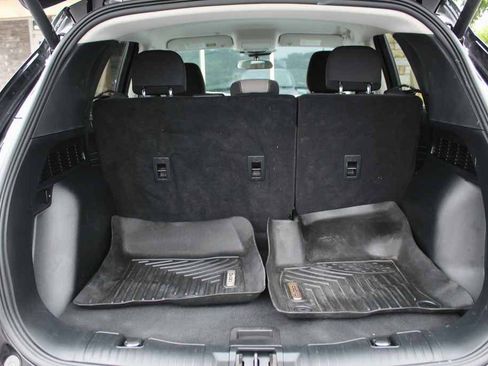 Used 2021 Ford Escape SE w/ SE Sport Appearance Package AWD/4WD image 9