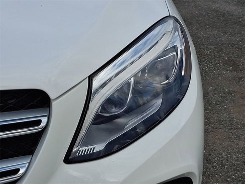 Used 2018 Mercedes-Benz GLE 550e 4MATIC image 9